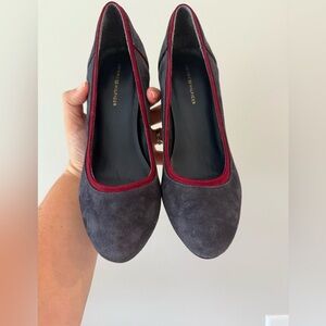 Size 7 suede Tommy Hilfiger chunky heel with gold trim